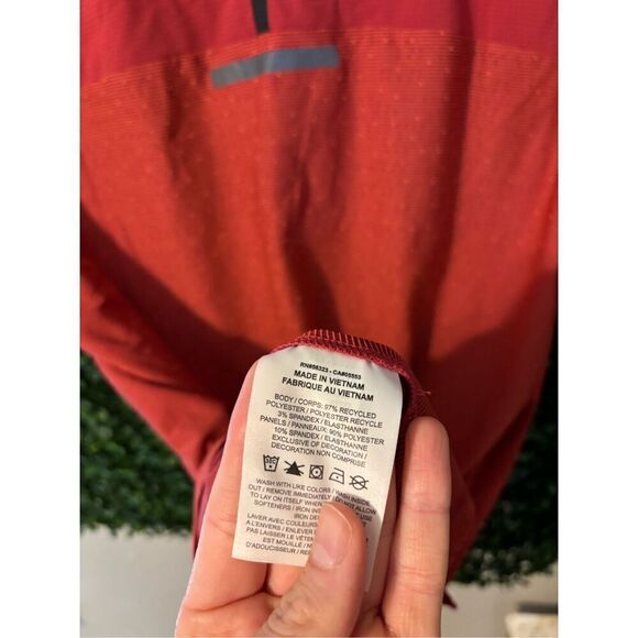 Nike Men's TECH PACK TOP HYBRID RUNNING SHIRT Red Dri-Fit Small - Picture 6 of 6